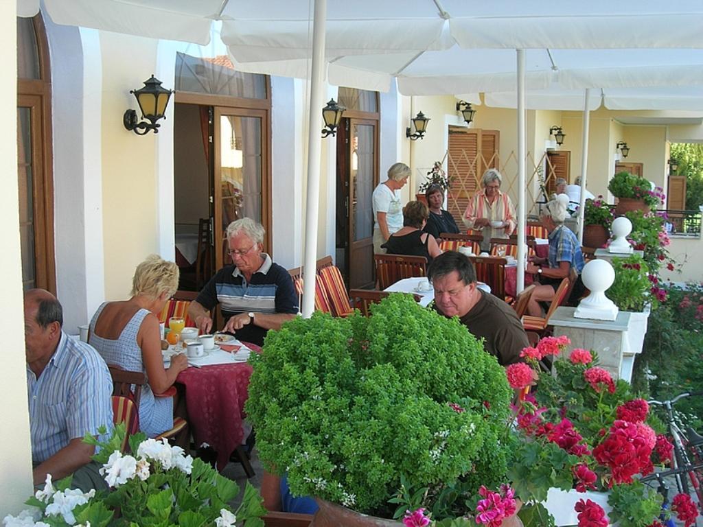 Regina Hotel Vasilátika Dış mekan fotoğraf